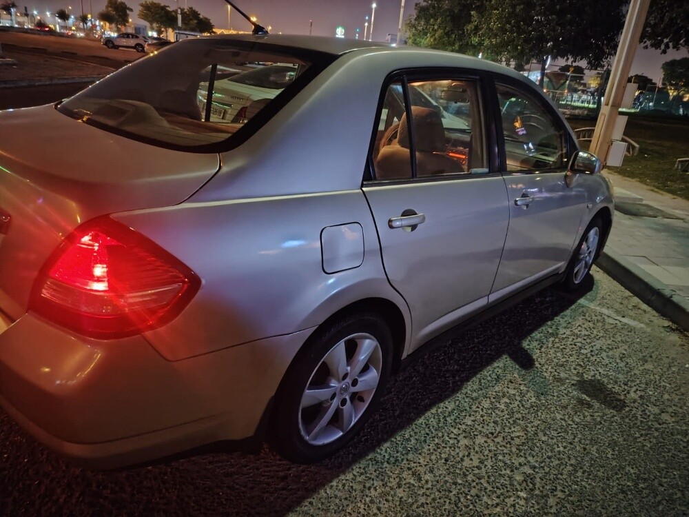 Nissan tida - 4