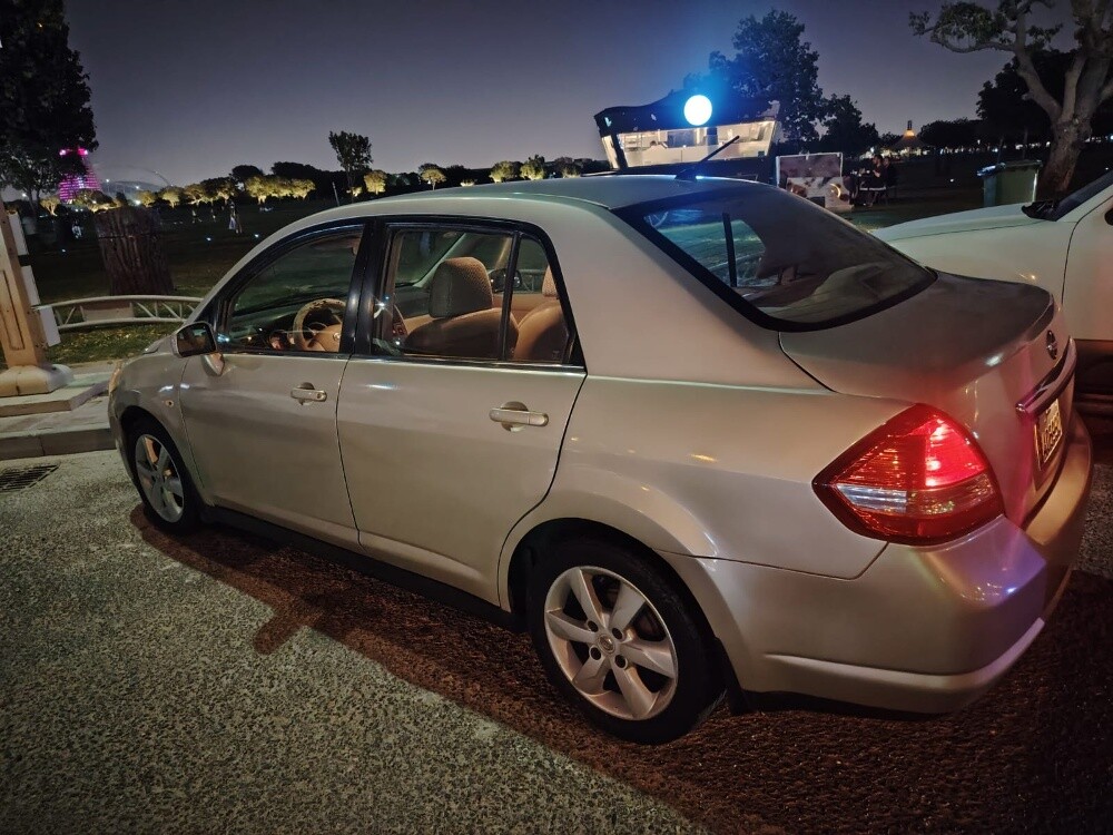 Nissan tida - 1