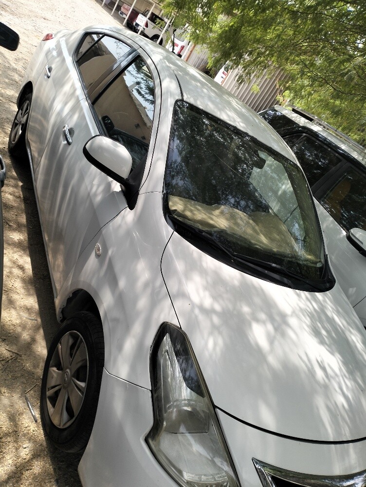 Nissan sunny - 5