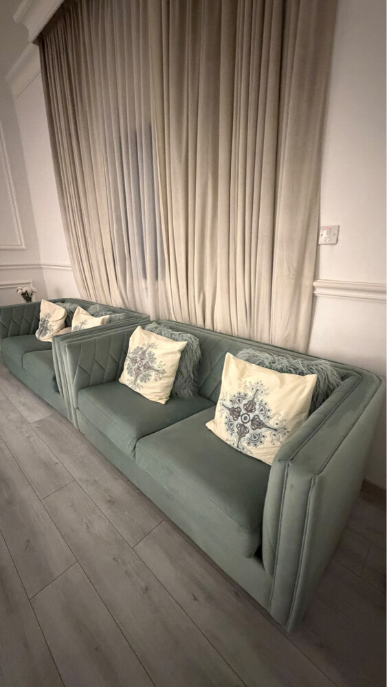 For sale: a set of chairs and table - 2