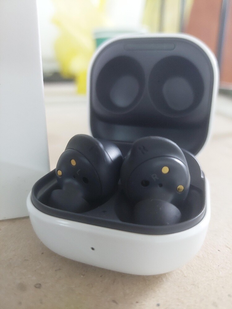 Samsung buds FE with box - 4
