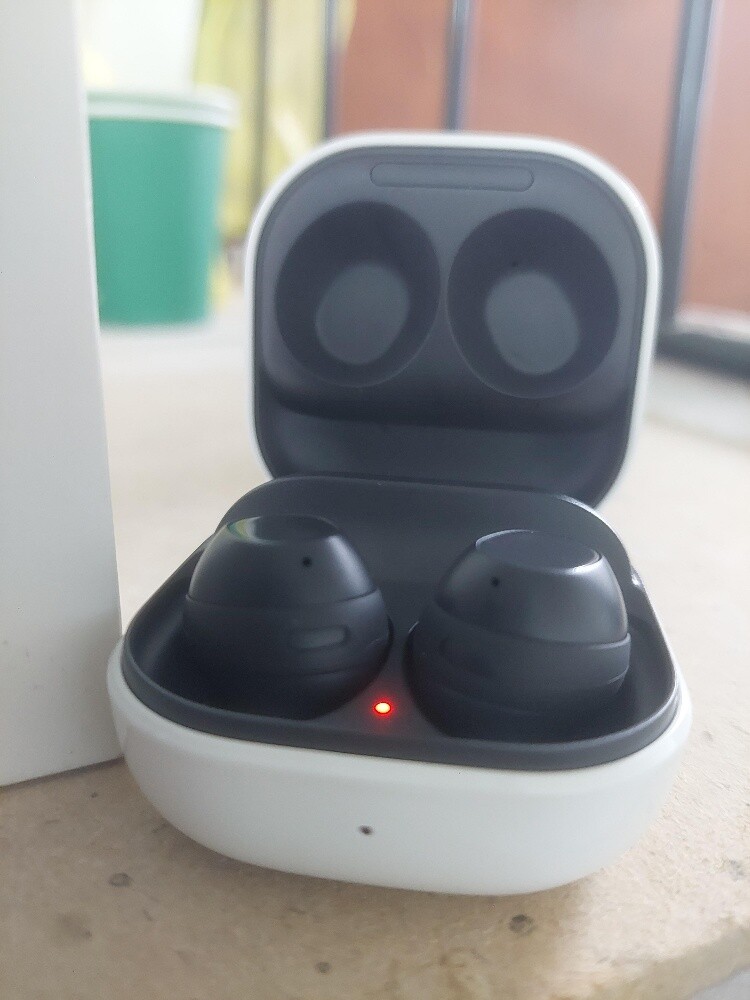 Samsung buds FE with box - 2
