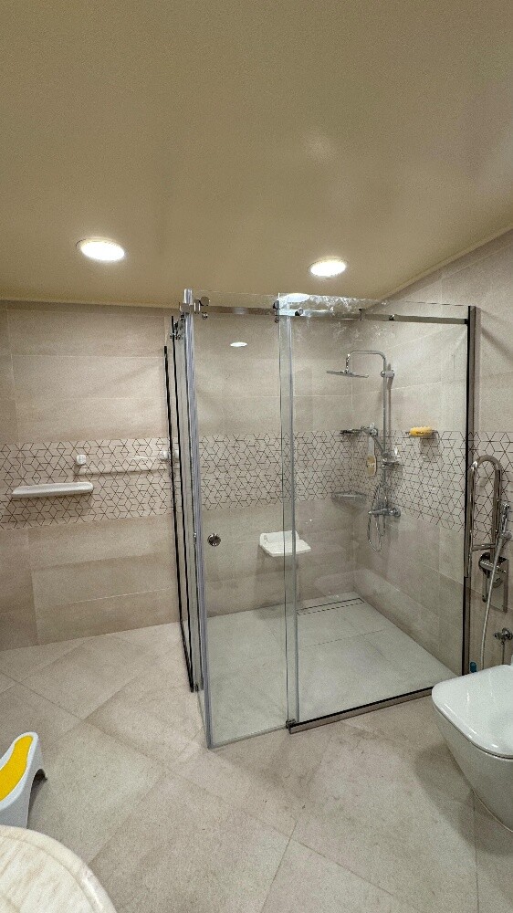 Bathroom Glass Partition - 1