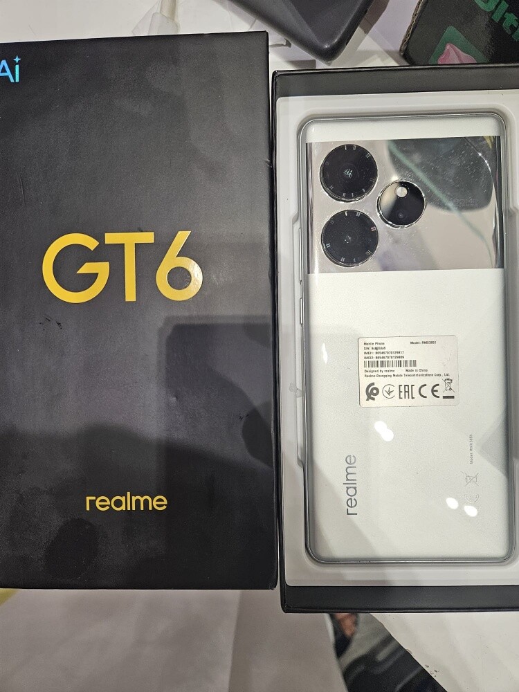 realme GT6  512 gb - 1