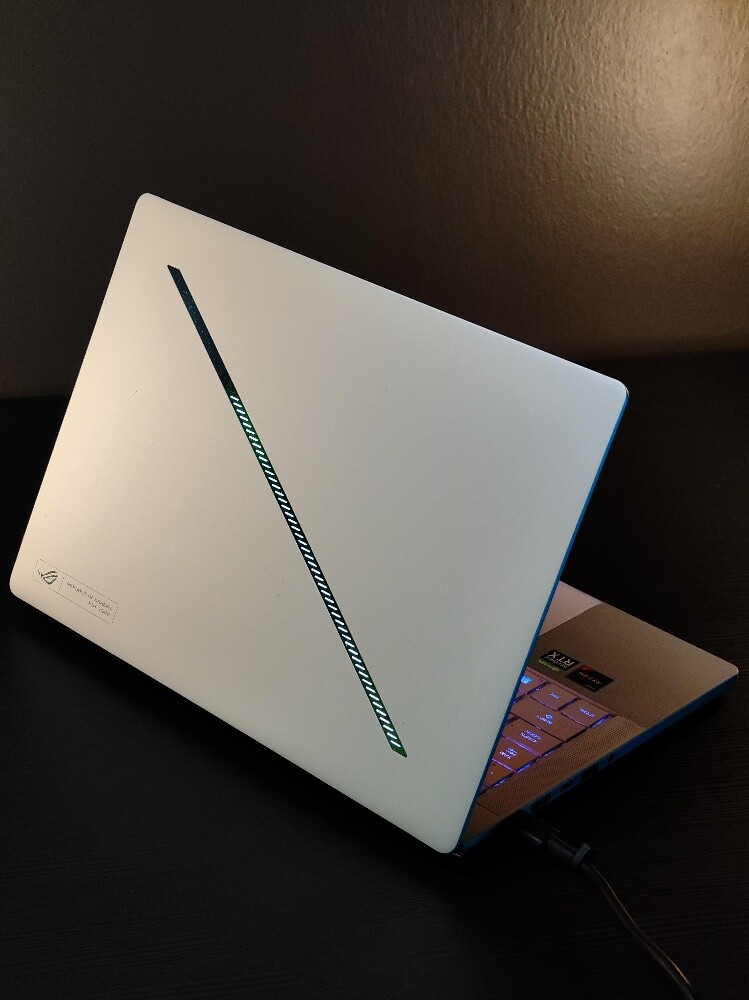 Rog zepyrus AMD Rey 7 ram 320ssd1tb - 9