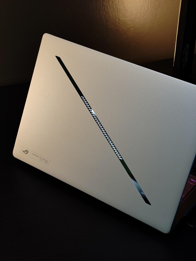 Rog zepyrus AMD Rey 7 ram 320ssd1tb - 8