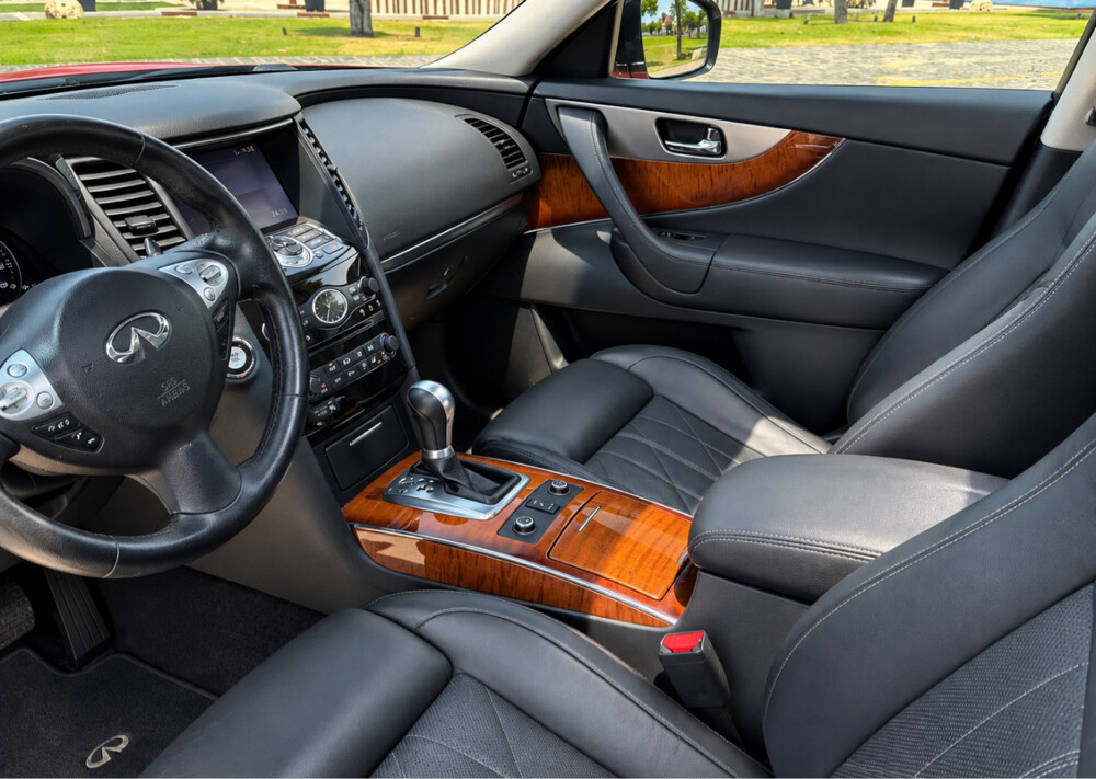 Infiniti QX70S v8 5.0l - 5