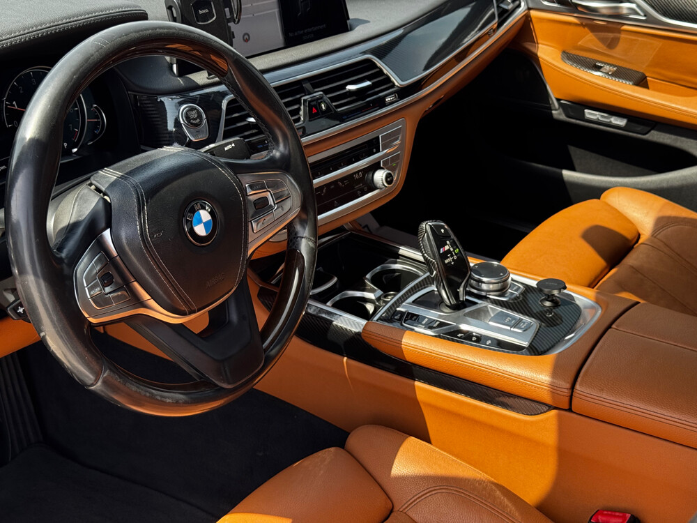 BMW 730 Li - 12