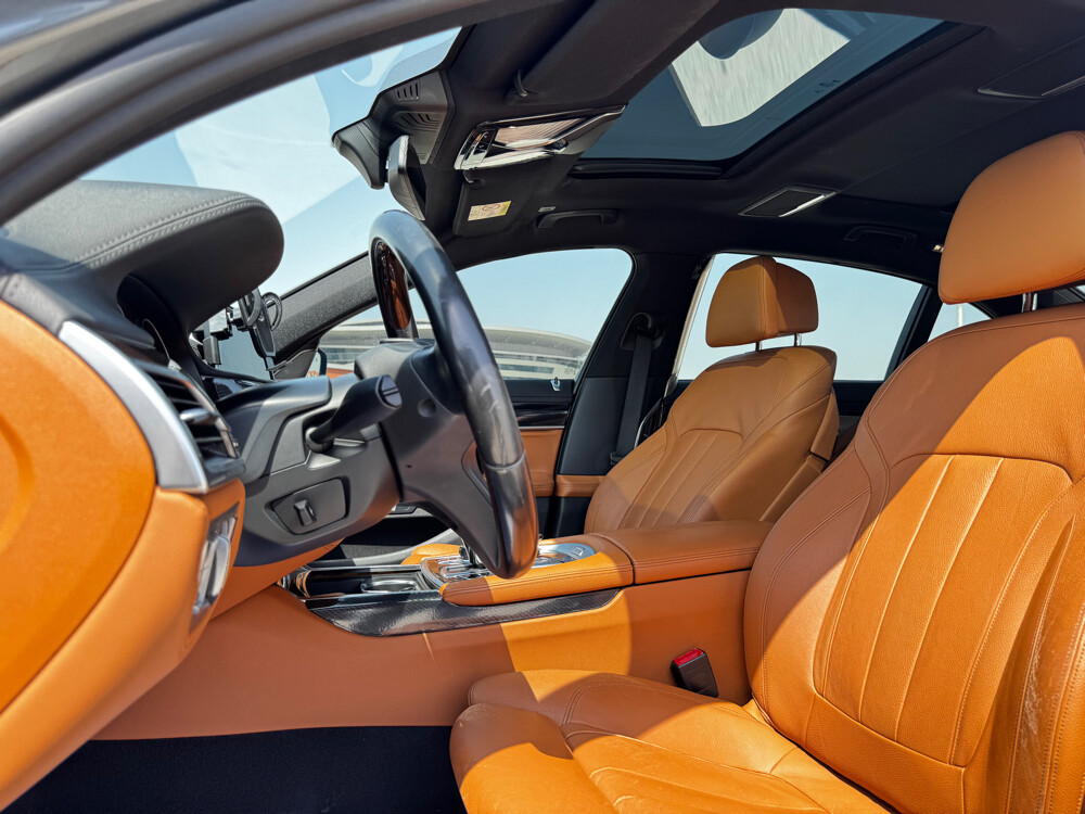 BMW 730 Li - 11