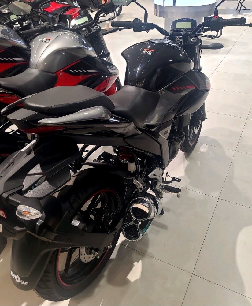 Suzuki Gixxer 160 - 4