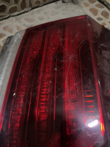 Lexus left back break light 2015 - 2