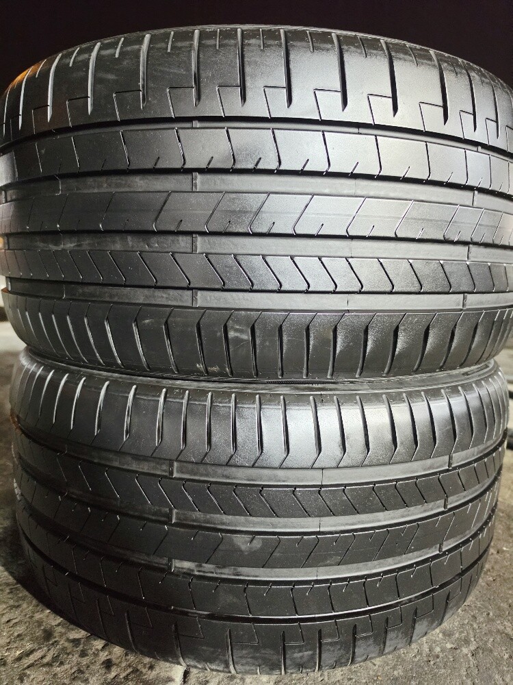285/30/21 Pirelli Tyre - 3