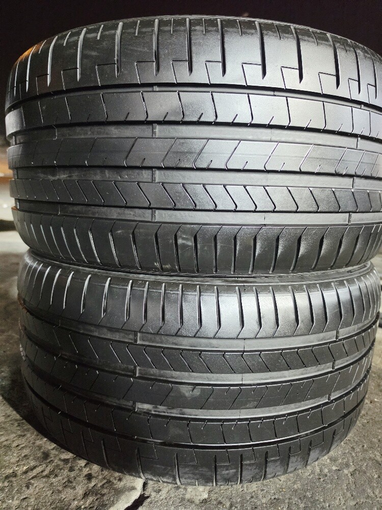 285/30/21 Pirelli Tyre - 8