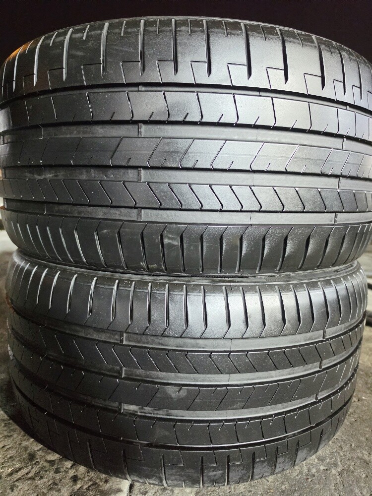 285/30/21 Pirelli Tyre - 1