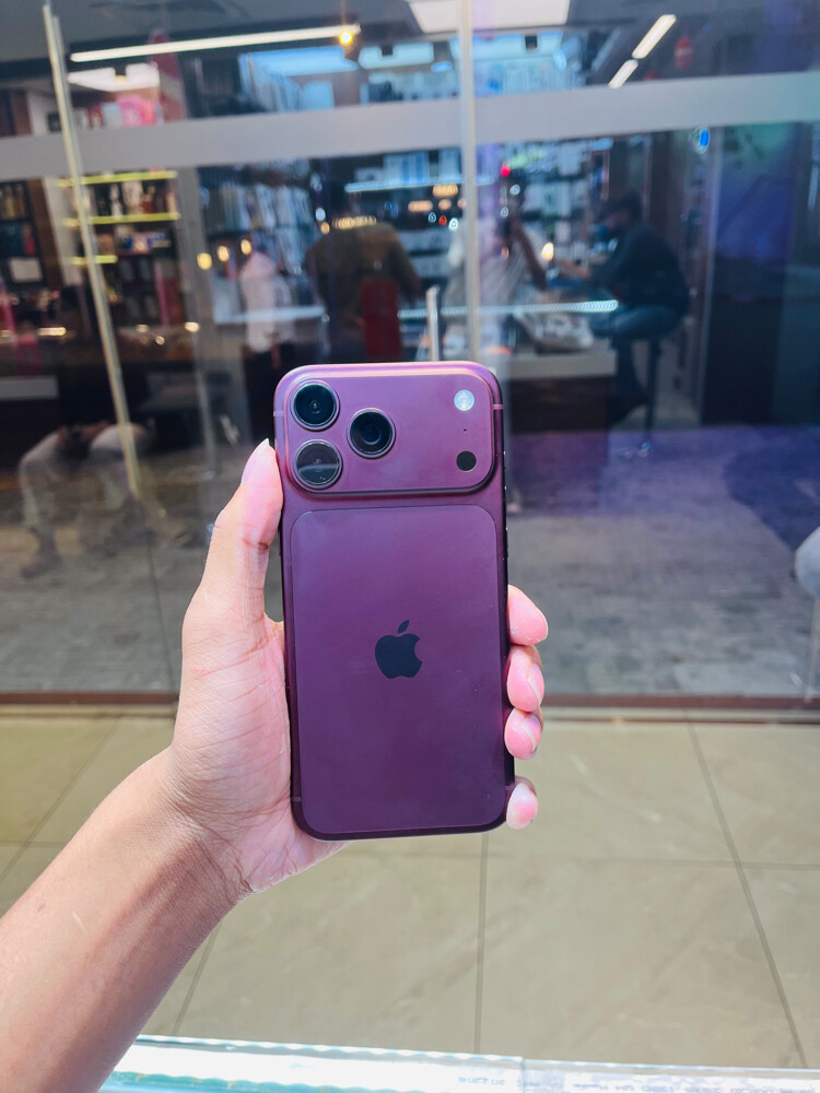 18promaxx 256gb Burgundy - 1