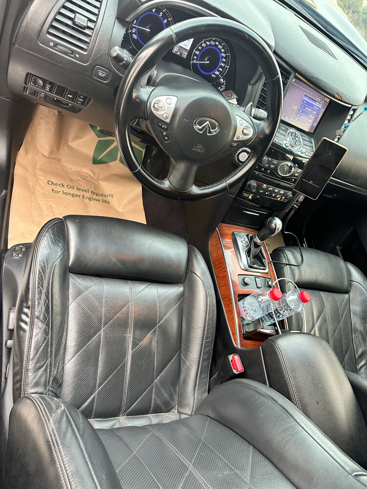 Infiniti FX50S 2012 - 6