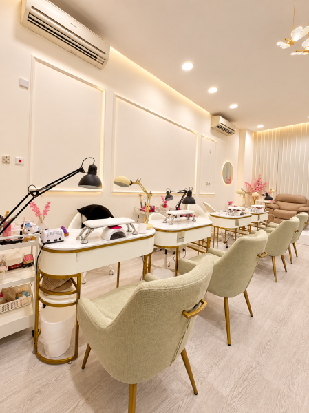 BEAUTY SALON FOR SALE | AL NASR ST. - 9
