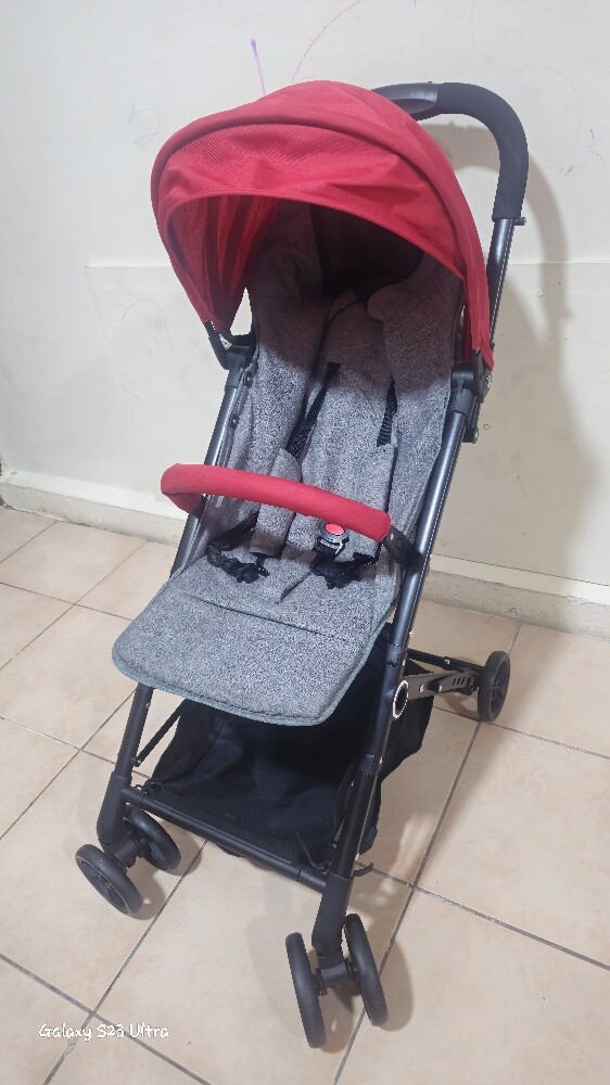 Like New Foldable Baby Stroller (Us - 2