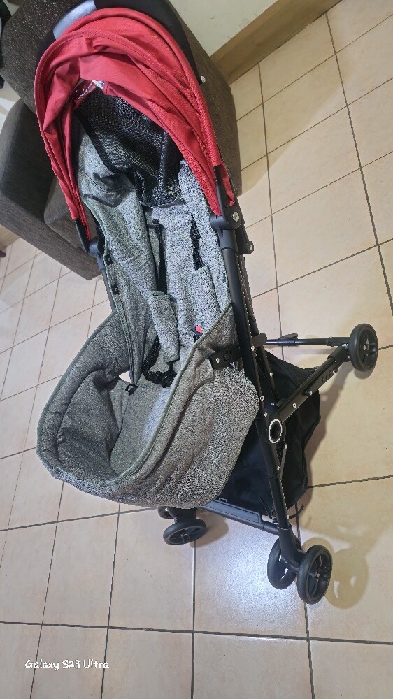 Like New Foldable Baby Stroller (Us - 3