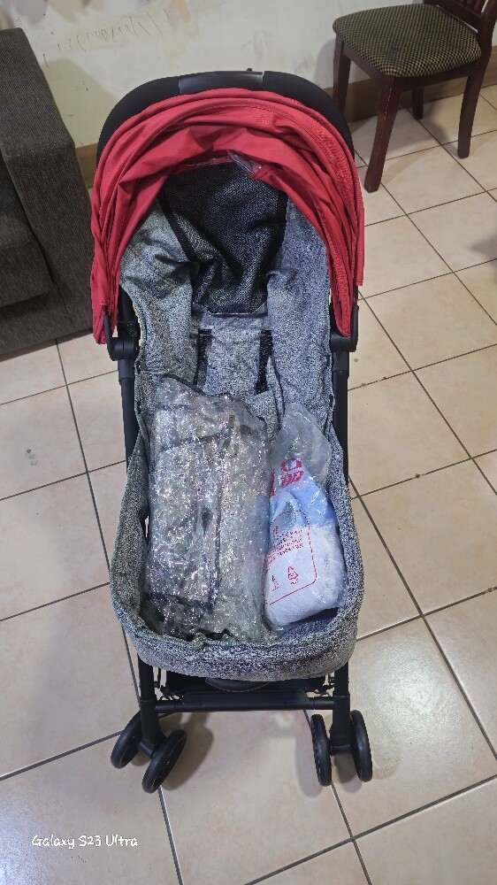 Like New Foldable Baby Stroller (Us - 4