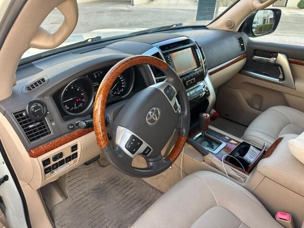LAND CRUISER / VXR 2012 - 10