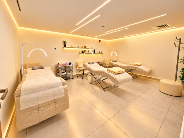 LADIES BEAUTY SALON FOR SALE LUSAIL - 6