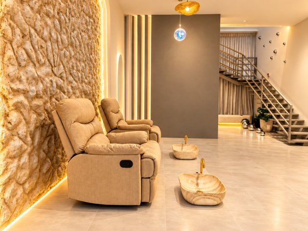 LADIES BEAUTY SALON FOR SALE LUSAIL - 3