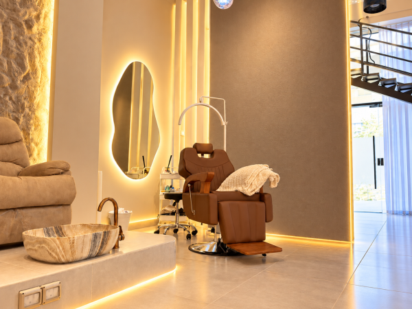 LADIES BEAUTY SALON FOR SALE LUSAIL - 10