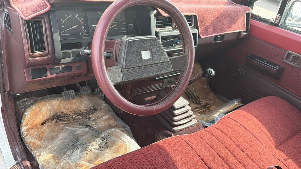 نيسان بيك اب عراوي مخزن 1990 - 8