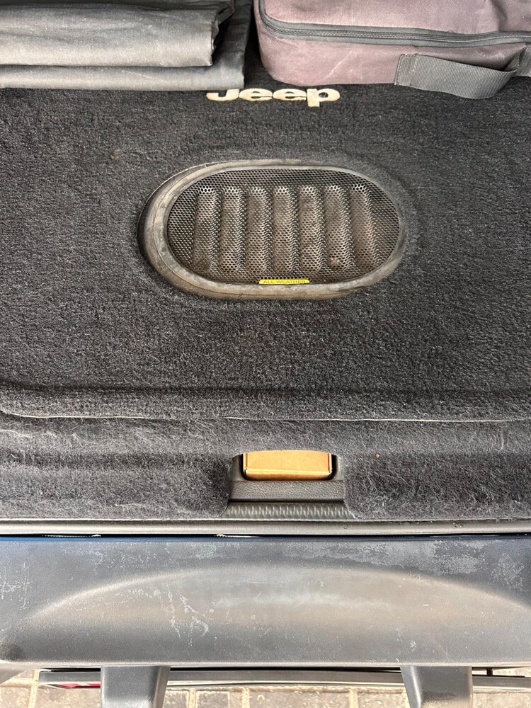 Jeep Wrangler 4 door - 4