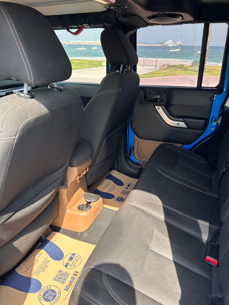 Jeep Wrangler 4 door - 9