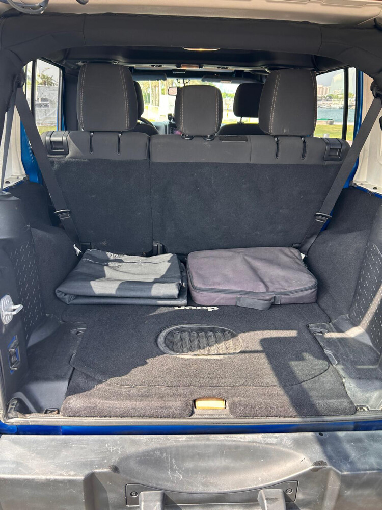 Jeep Wrangler 4 door - 10