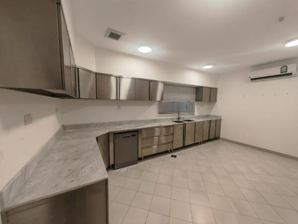 LUXURY 4BR +OFFICE SPACE | MARKHIYA - 9