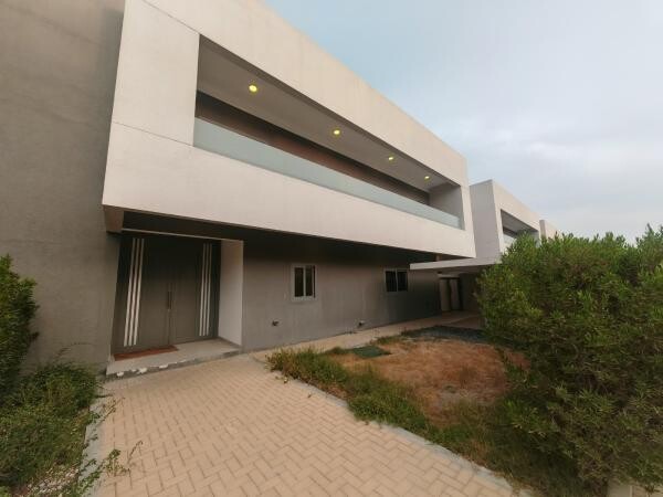 LUXURY 4BR +OFFICE SPACE | MARKHIYA - 1