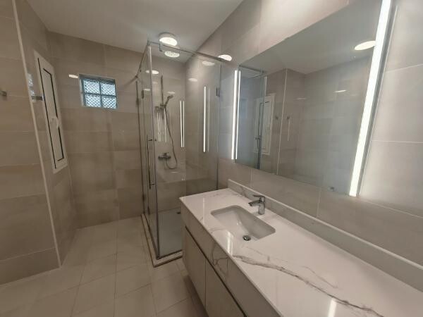 LUXURY 4BR +OFFICE SPACE | MARKHIYA - 12
