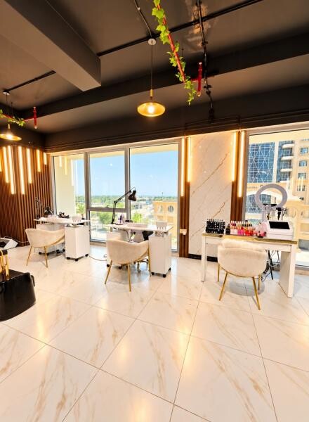 LADIES BEAUTY SALON FOR SALE LUSAIL - 11