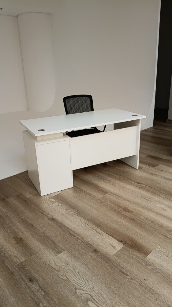 Office desk ( brand new) - 2