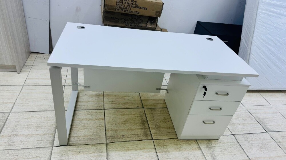 Office desk ( brand new) - 4