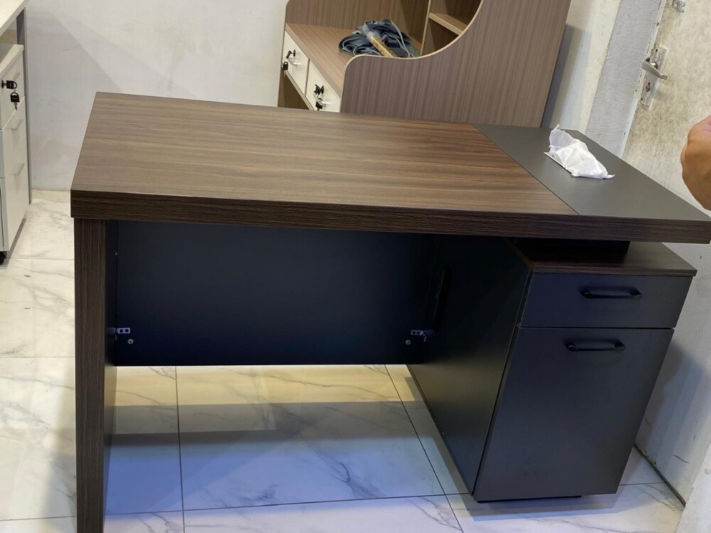 Office desk ( brand new) - 18