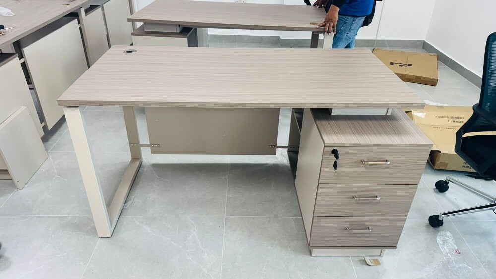 Office desk ( brand new) - 6