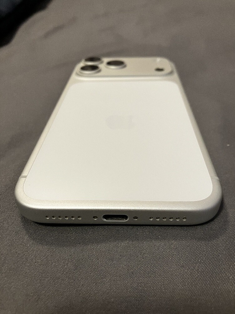 2TB iphone 17 pro max silver - 5