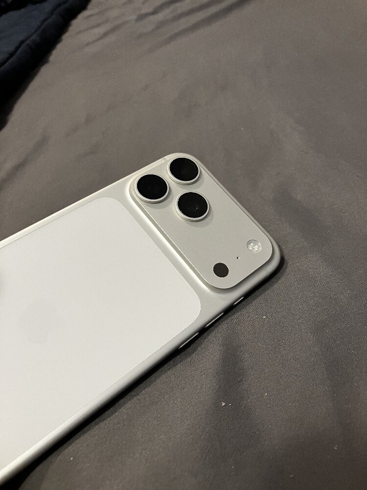 2TB iphone 17 pro max silver - 4