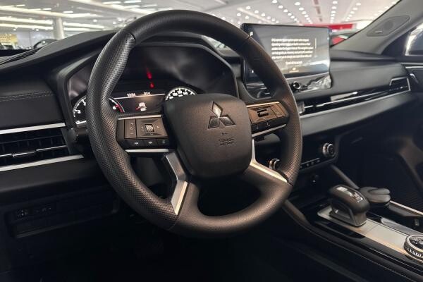 MITSUBISHI OUTLANDER GLX 2WD 2.5L - 6