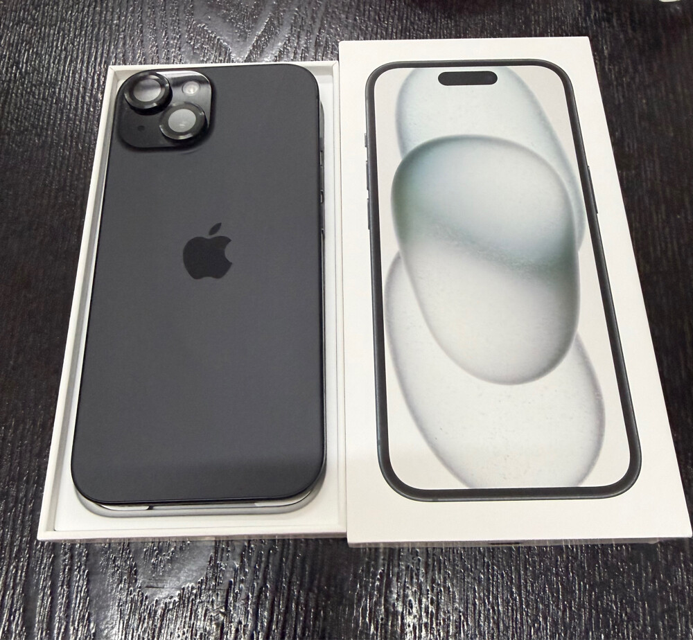 IPhone 15 black - 3