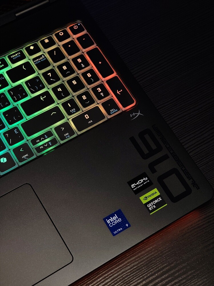 ULTRA 9 max Rtx 5090 ssd2tb - 4