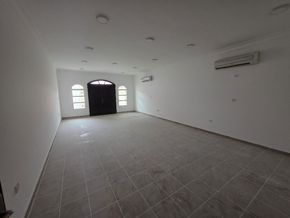 Villa for rent in Al Gharaffa,rayan - 4