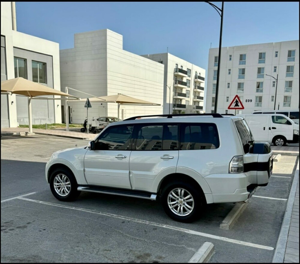سيارة ميتسوبيشي باجيرو الرياضية م - 4
