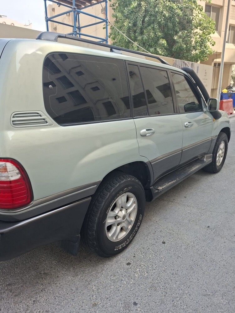 LEXUS LX470 - 2