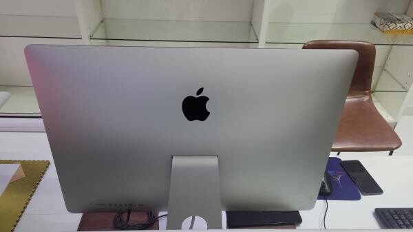 Apple iMac Retina 5K 27" (2020) - 2