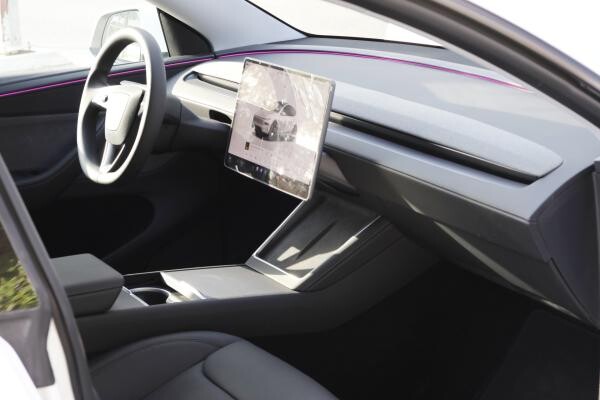 TESLA MODEL Y - 2026 - 12